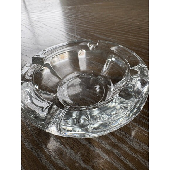 VINTAGE 4” CLEAR 4 SLOT CRYSTAL ASHTRAY ROUND RETRO MID-CENTURY - Picture 1 of 4